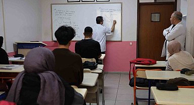 Özenti davranışta süreklilik kişilik bozukluğunun habercisi olabilir