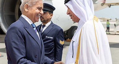 Pakistan Başbakanı Şerif, Katar'da