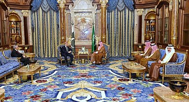 Pakistan Başbakanı Şerif, Suudi Arabistan Veliaht Prensi Selman ile görüştü