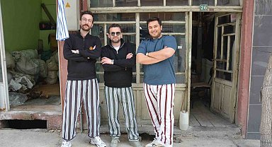 Pijamaları giyip geçmişe yolculuk yaptılar