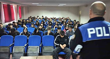 Polisin lise öğrencilerine yönelik eğitimleri devam ediyor