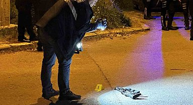 Polisle 3 sokak boyunca çatıştı, okul önünde vurularak etkisiz hale getirildi... Korku dolu anlar kamerada