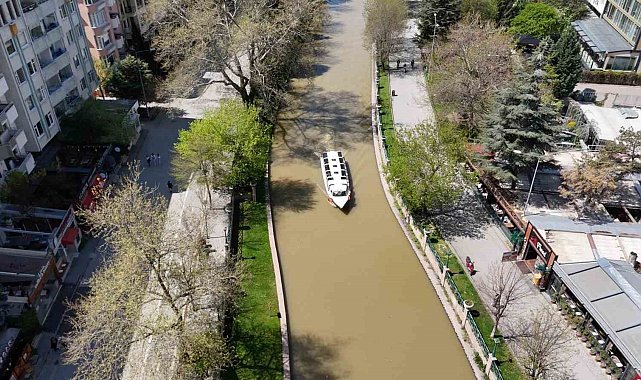 Porsuk Çayı kahverengiye döndü