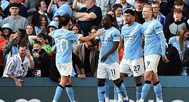 Premier Lig'de zirve yarışışında Manchester City, Arsenal'i mağlup etti