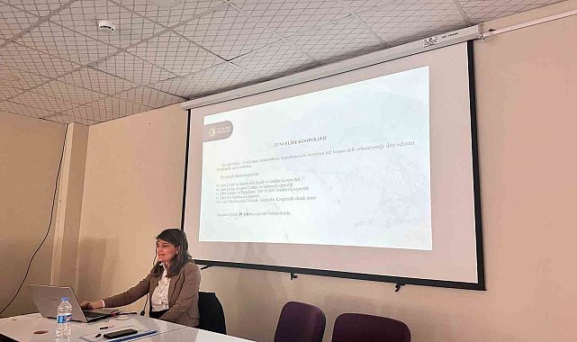 Pülümür'de kadınlara kooperatifçilik eğitimi verildi