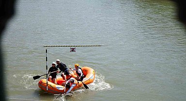 Rafting Şampiyonası'nın ikinci gününde slalom yarışları yapıldı