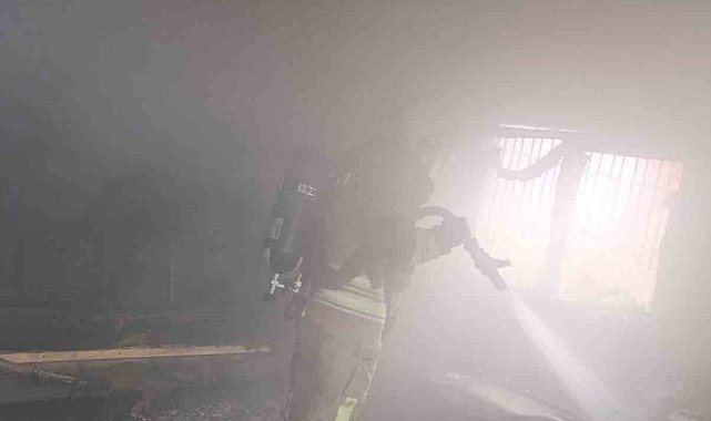 Reyhanlı'da yanan ev kullanılmaz hale geldi