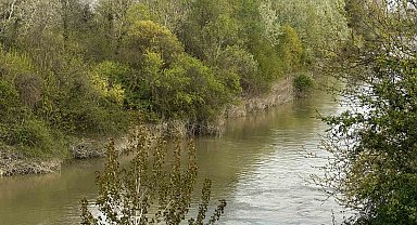 Sakarya Nehri'ne düşen çocuk didik didik aranıyor