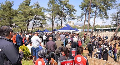 Saldırıda hayatını kaybeden 4 sınıf arkadaşı yan yana toprağa verildi