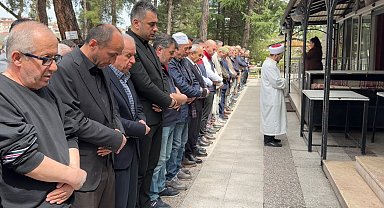 Saldırıda ölen öğretmen ve öğrenciler için gıyabi cenaze namazı kılındı