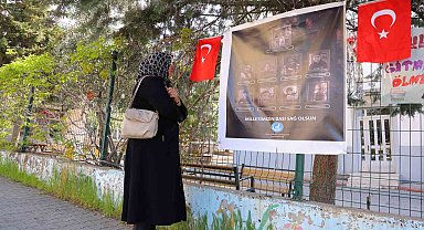 Saldırının yaşandığı okul önünde Kur'an-ı Kerim okuyup gözyaşı döktü