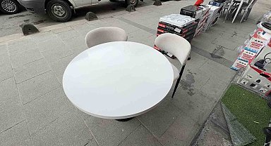 Sandalyesi çalınan mobilyacıdan hırsıza sitem: "Abla takımı bozdun, kalanı da gel al"