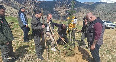 Sason'da şehitler anısına fidanlar toprakla buluşturuldu