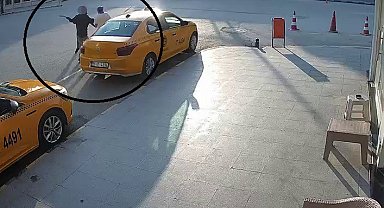 Satırla katledilmekten anlık hamleyle kurtulan taksici: "Eğer o hamleyi yapıp kaçmasaydım şu an ölmüştüm"
