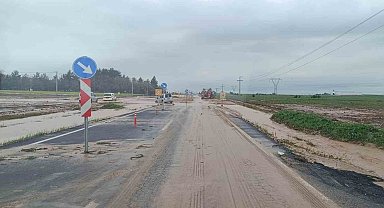 Siirt-Batman karayolunda taşkın nedeni ile ulaşım sağlanamıyor