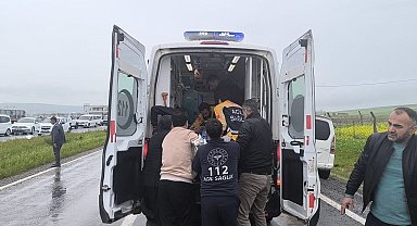 Siirt'te otomobil ile kamyonet çarpıştı: 2 ölü, 3 ağır yaralı