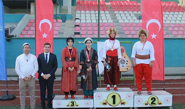 Sinop'ta öğrenciler okçulukta hünerlerini sergiledi