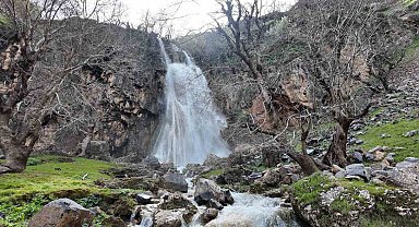 Şırnak'ta baharla birlikte şelaleler coştu