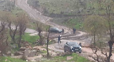 Şırnak'ta köy yolu kapandı, öğretmenler mahsur kaldı