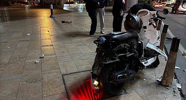 Şişli'de bir sürücü genç kıza çarpmamak için bariyerlere girdi