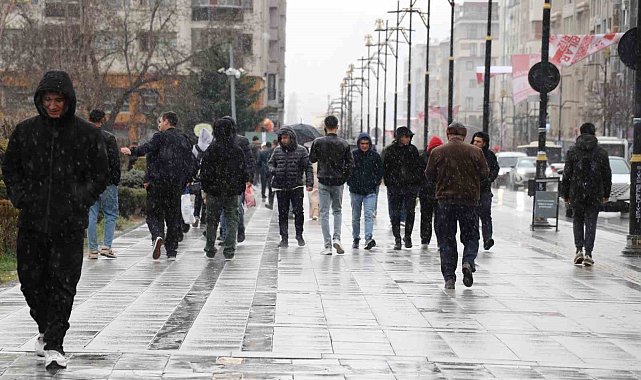Sivas'ta kış geri döndü