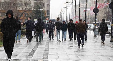 Sivas'ta kış geri döndü