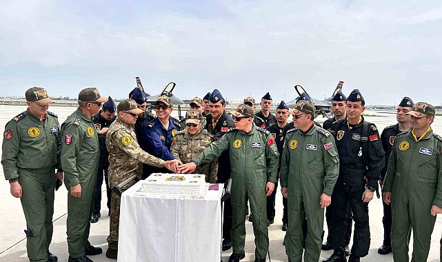 SOLOTÜRK'ün gökyüzündeki 15'inci yılı kutlandı