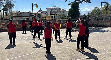 Spor branşlarını deneyimleyerek tanıyorlar