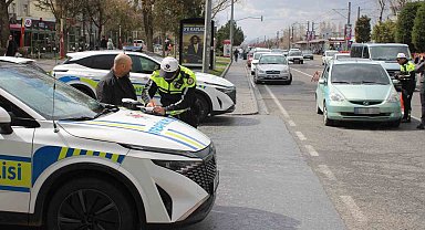 Sürücüler APP plaka ve multimedya konusunda bilgilendirildi