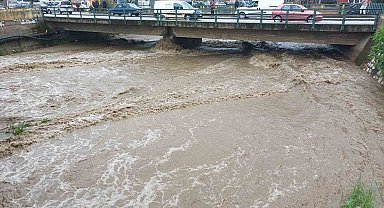 Tabakhane Deresi'nde sular yükseldi