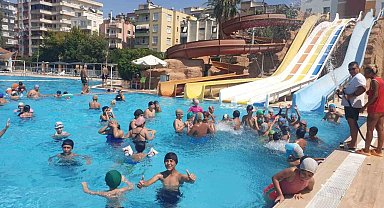 Tarsus'ta çocuklara güvenli yüzme imkanı sağlayan proje BELFOR'da seçildi