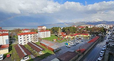 Tatvan'da gökkuşağı görsel şölen sundu