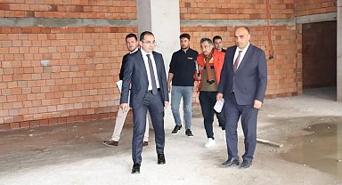 Tavşanlı'da Kaymakam Özdemir yeni okul inşaatı yerinde incelendi