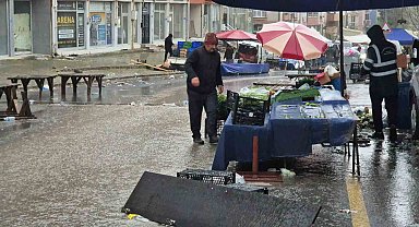Tekirdağ'da sağanak yağış etkili oldu