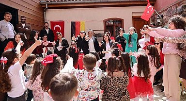 Tekirdağlı minikler Almanca öğrenerek 23 Nisan'ı kutladı
