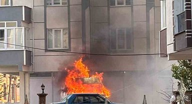 Tekstil malzemeleri yüklü minibüs alev aldı