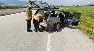 Tofaş hurdaya döndü: 2 yaralı