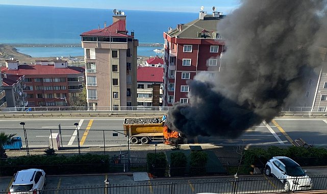 Trabzon'da taş kamyonu yangını korkuttu
