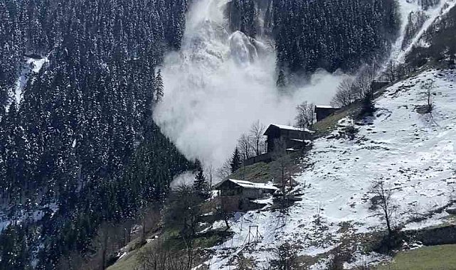 Trabzon'daki çığ anı cep telefonu kamerasına yansıdı