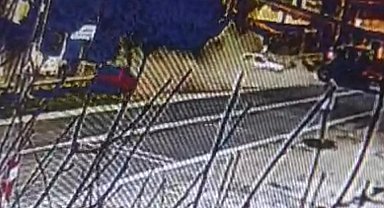 Traktörle otomobilin çarpıştığı kaza kamerada: 2 yaralı