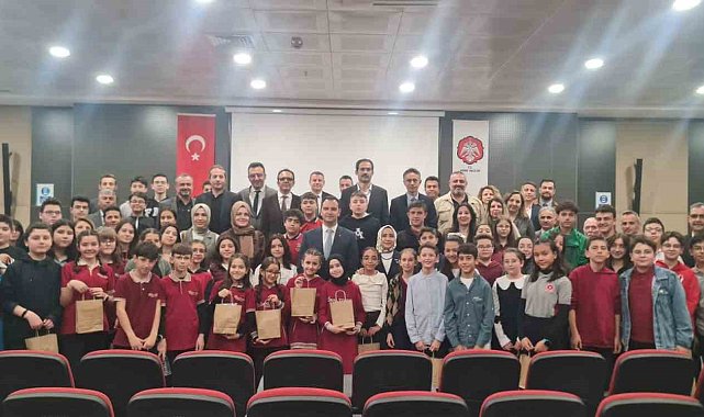 TÜBİTAK başarısı gösteren öğrencilere valilikten hediye