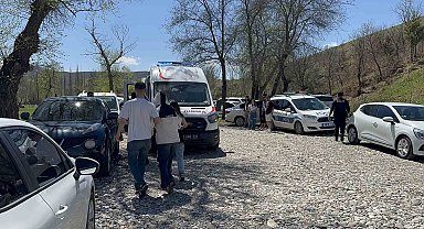 Tunceli'de boğulma tehlikesi geçiren çocuğu vatandaşlar kurtardı
