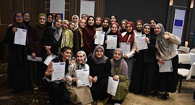 TÜRGEV'den dijital hamle: 3 ülkeden gençler Kosova'da dezenformasyona karşı ortak çözüm üretti