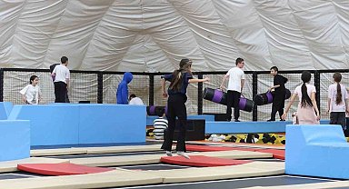 Türk dünyası çocukları Balonya ve Astorya'ya hayran kaldı