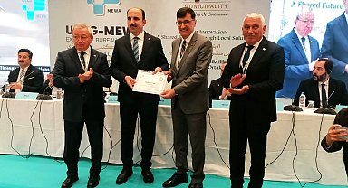 UCLG-MEWA'dan Eyüp Kahveci'ye "Çok Başarılı" belgesi