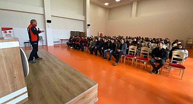 Üniversite öğrencilerine uygulamalı "afet" eğitimi