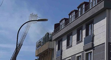 Üsküdar'da korkutan çatı yangını
