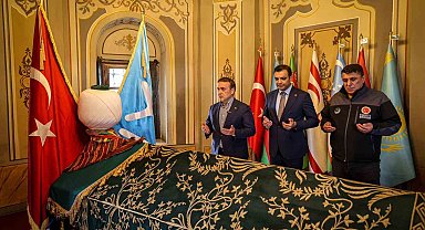 Vali Sözer, Ertuğrul Gazi Türbesi'nde dua etti