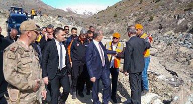 Vali Taşyapan: "Heyelan bölgesinde risk devam ediyor"