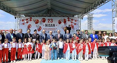 Van'da 23 Nisan Ulusal Egemenlik ve Çocuk Bayramı kutlandı